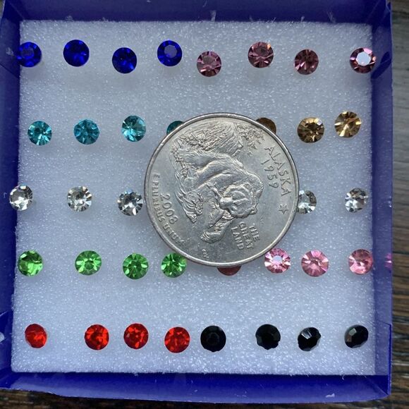 20 Pairs of Rainbow Earrings – Set of 40 Mini Studs in Gift Box for Teens - Picture 3 of 6